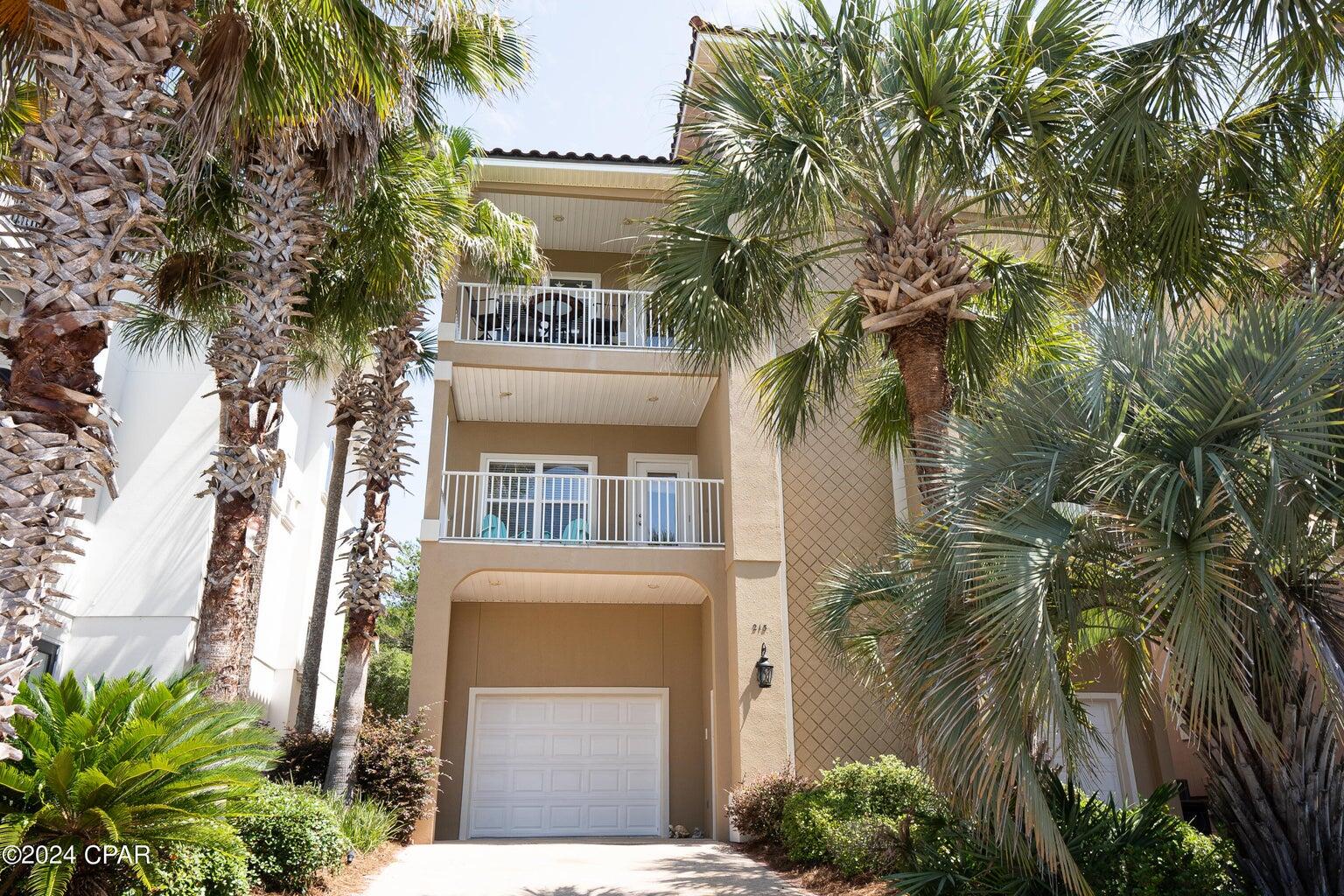 213 La Valencia Circle