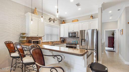 213 La Valencia Circle