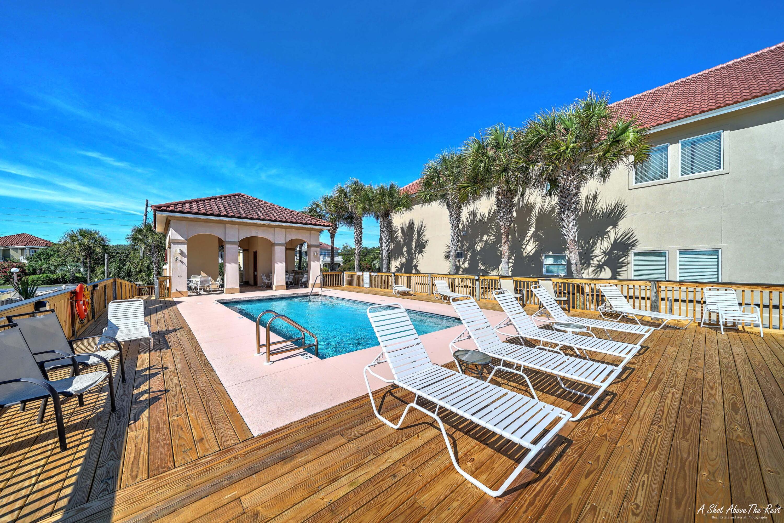 213 La Valencia Circle