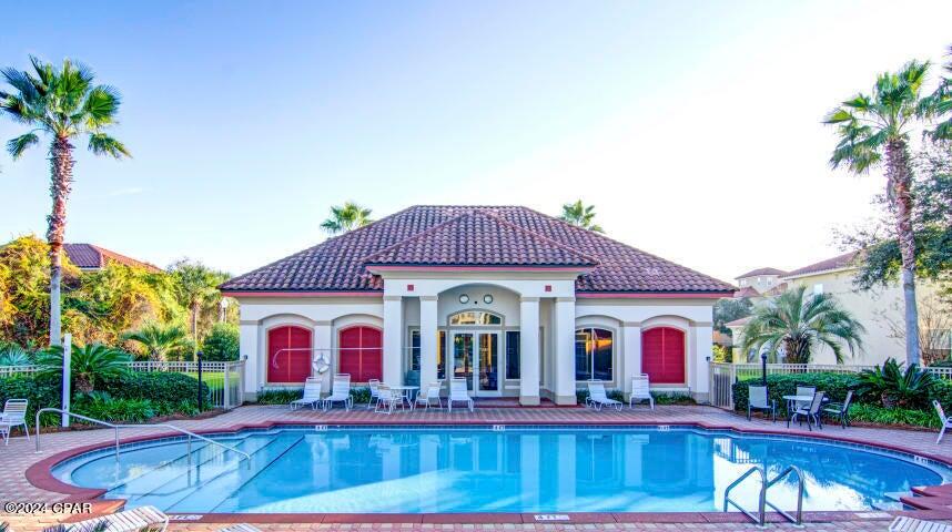 213 La Valencia Circle