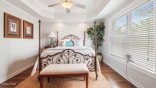 213 La Valencia Circle