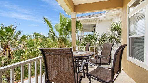 213 La Valencia Circle