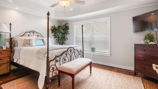 213 La Valencia Circle