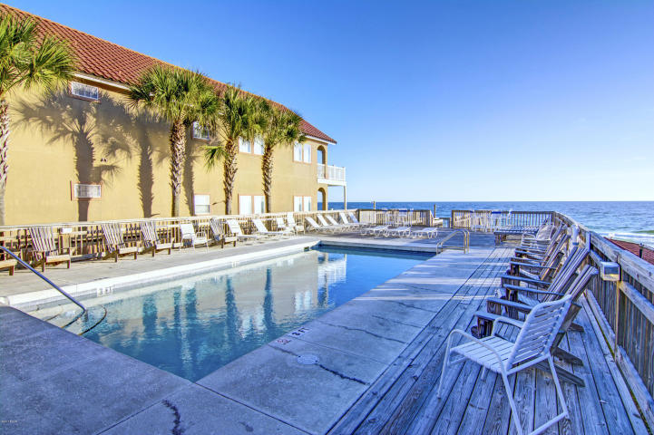 213 La Valencia Circle