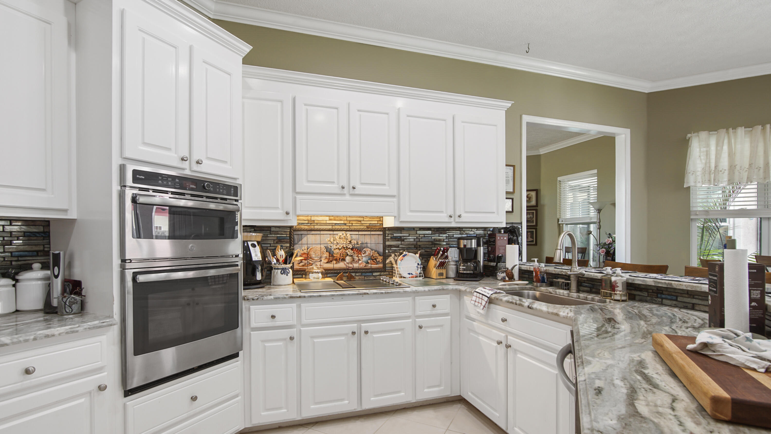 7116 Dolphin Bay Boulevard