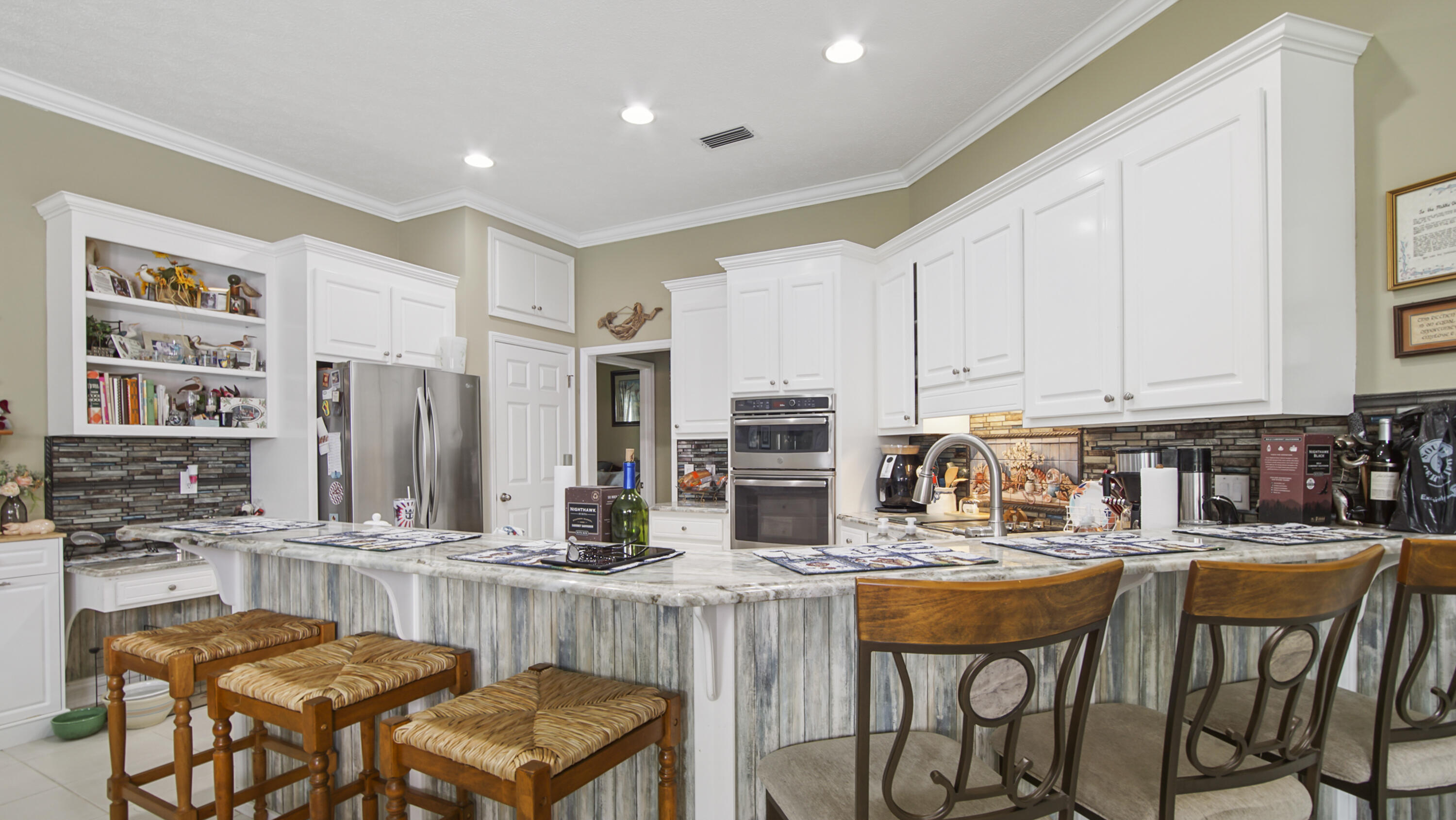 7116 Dolphin Bay Boulevard