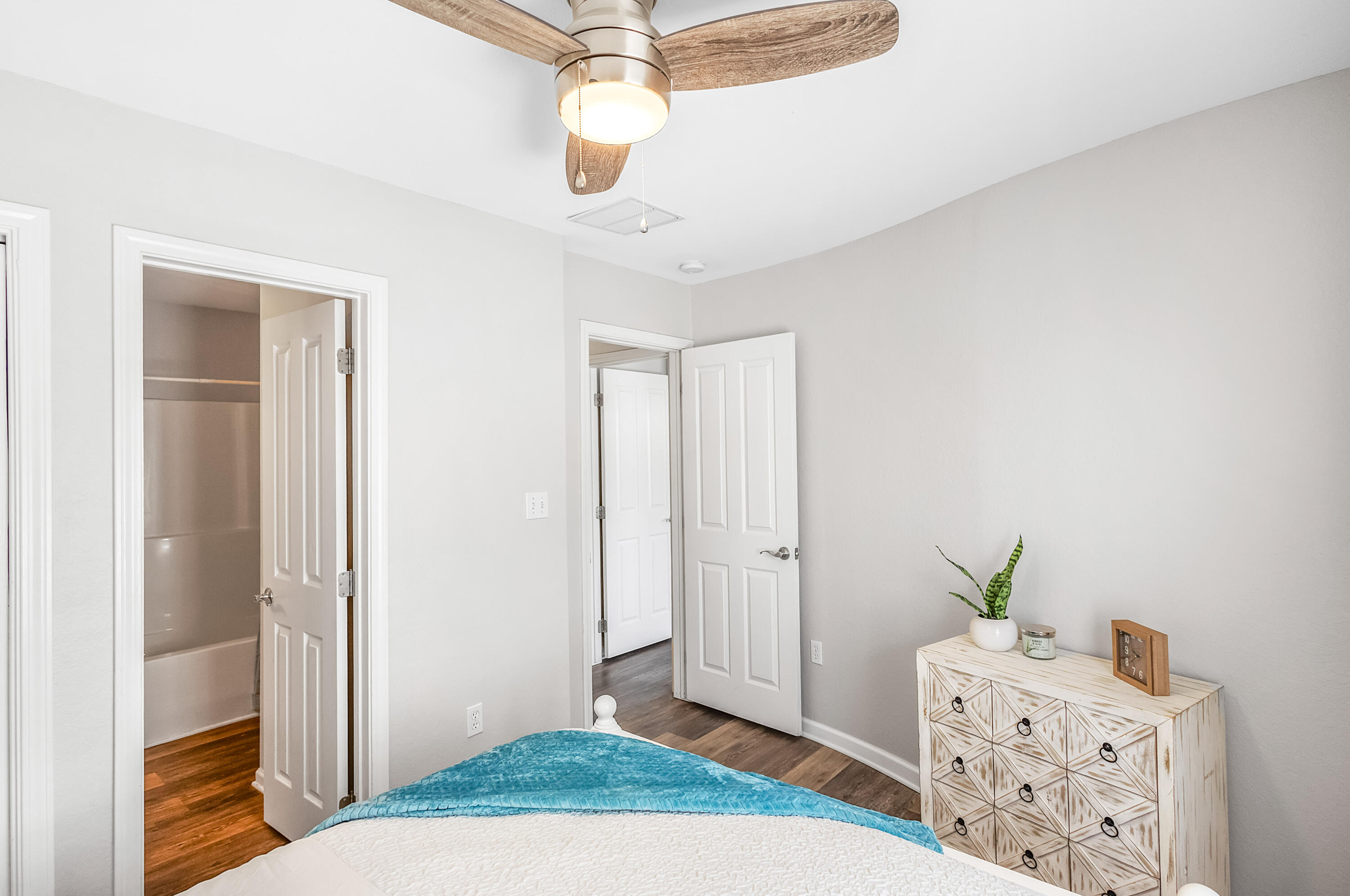 24 Talon Court, 4