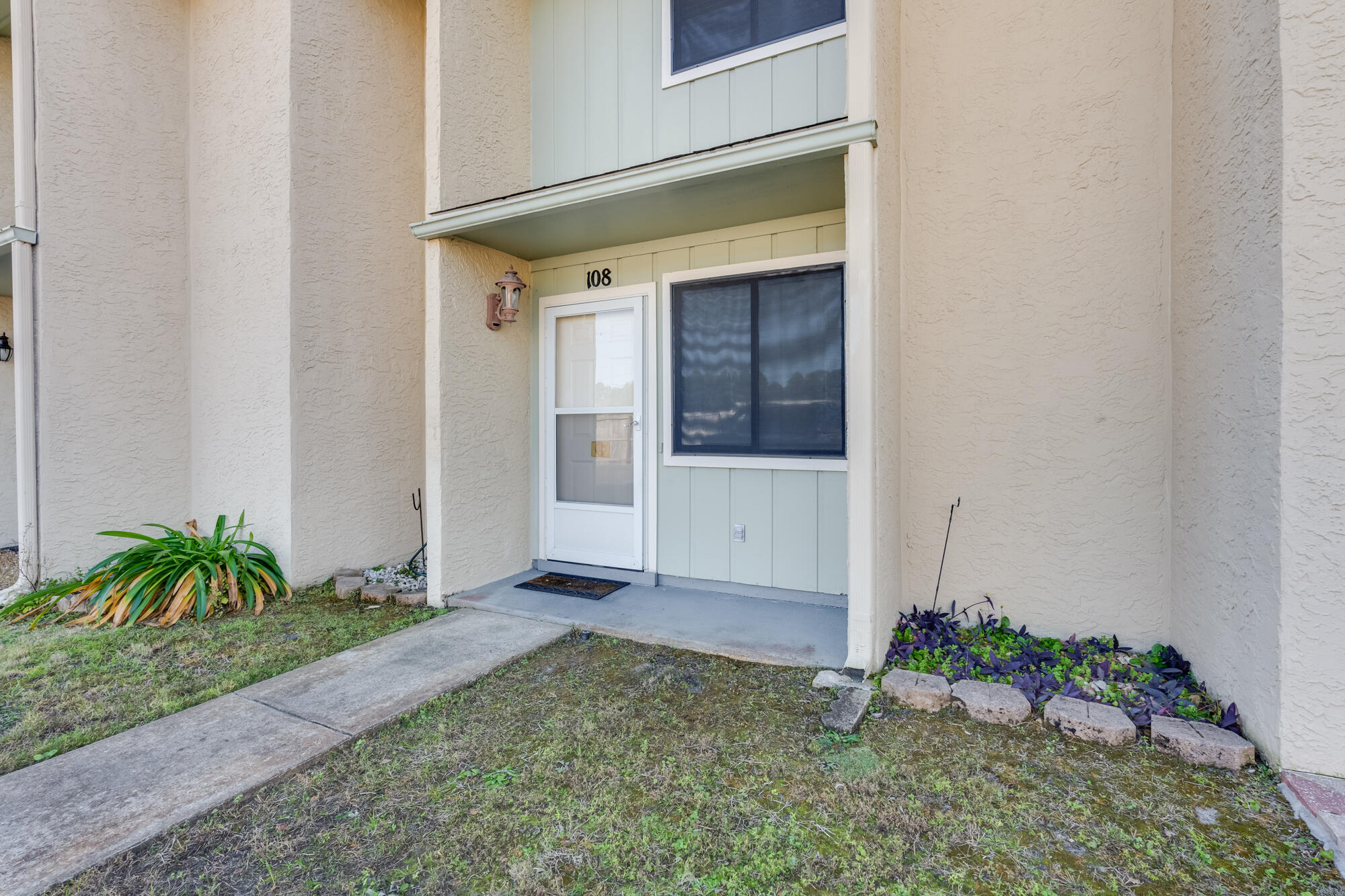 108 Damon Circle