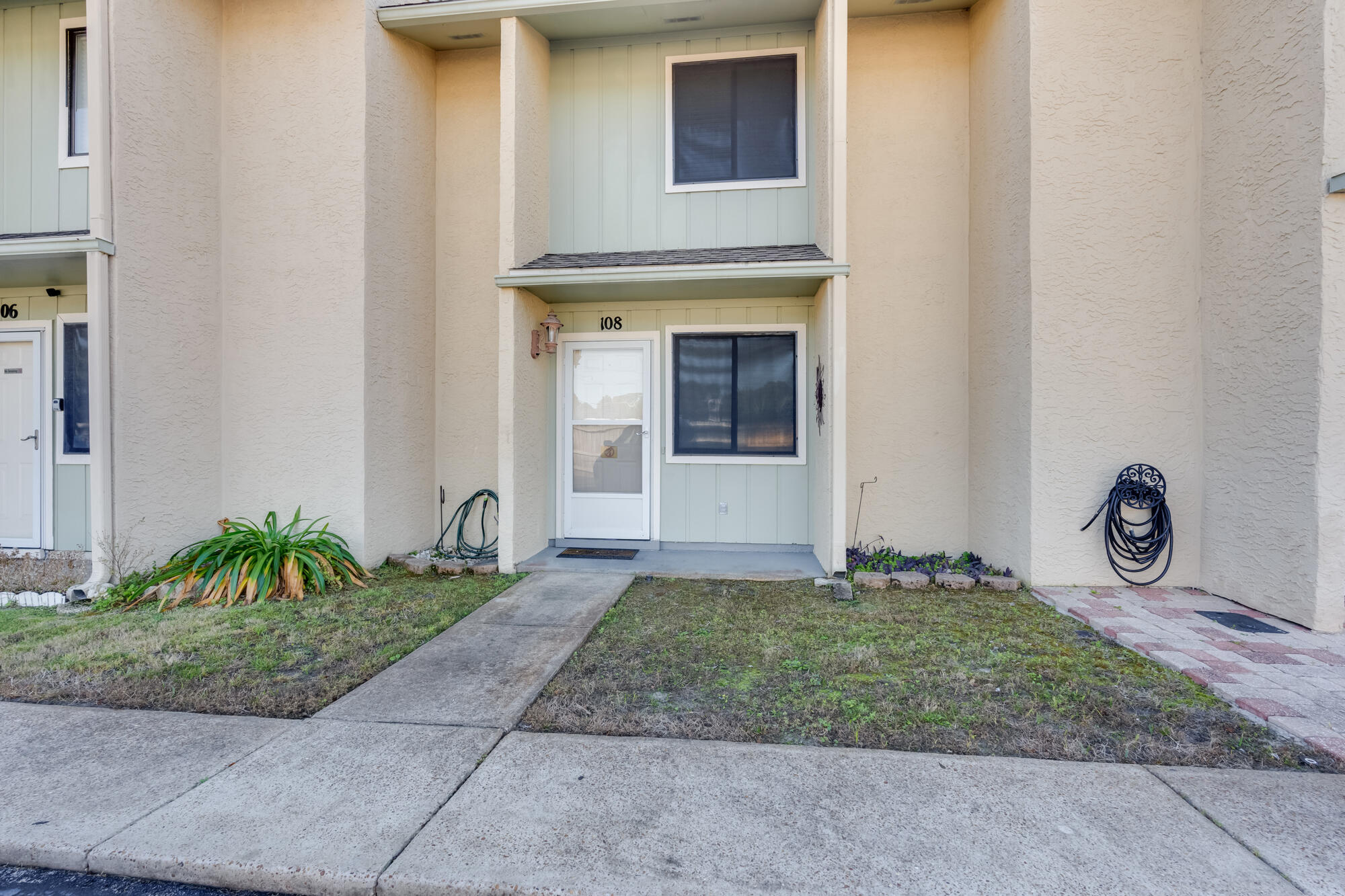 108 Damon Circle