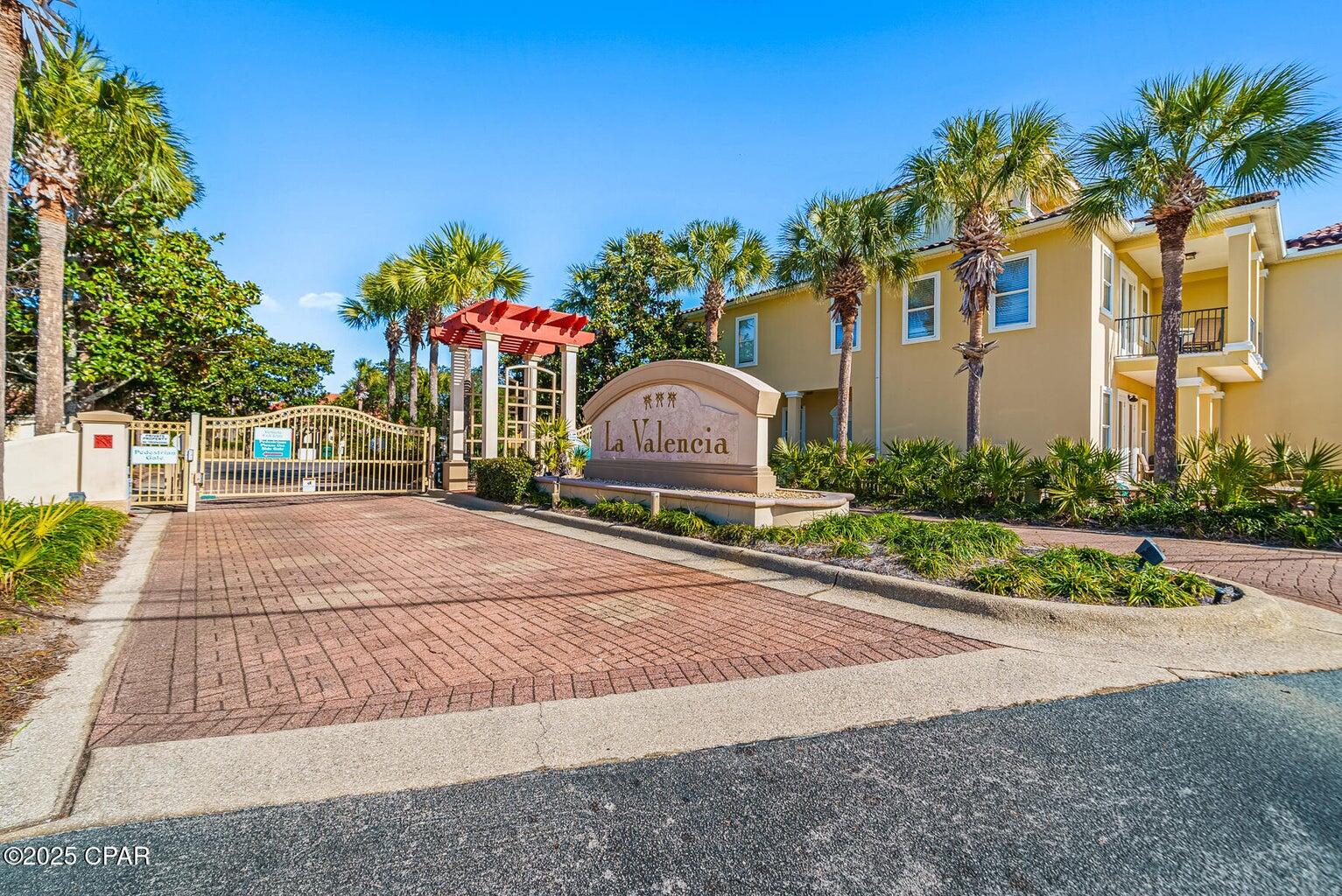 331 La Valencia Circle