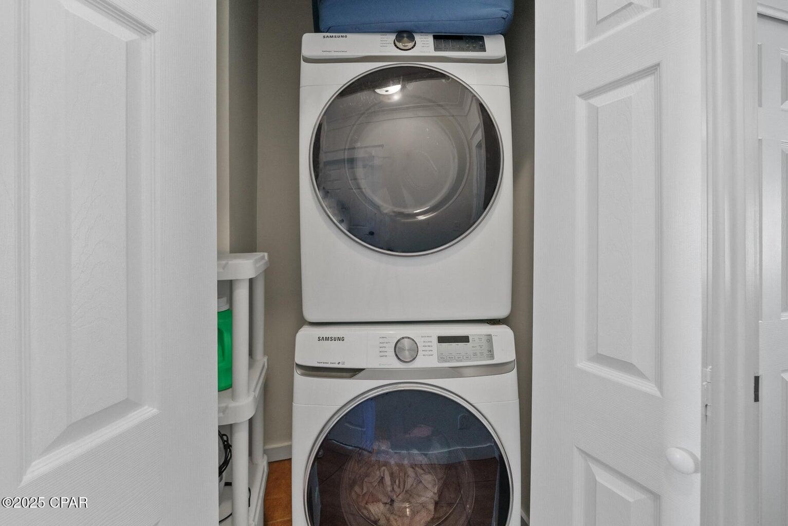 331 La Valencia Circle