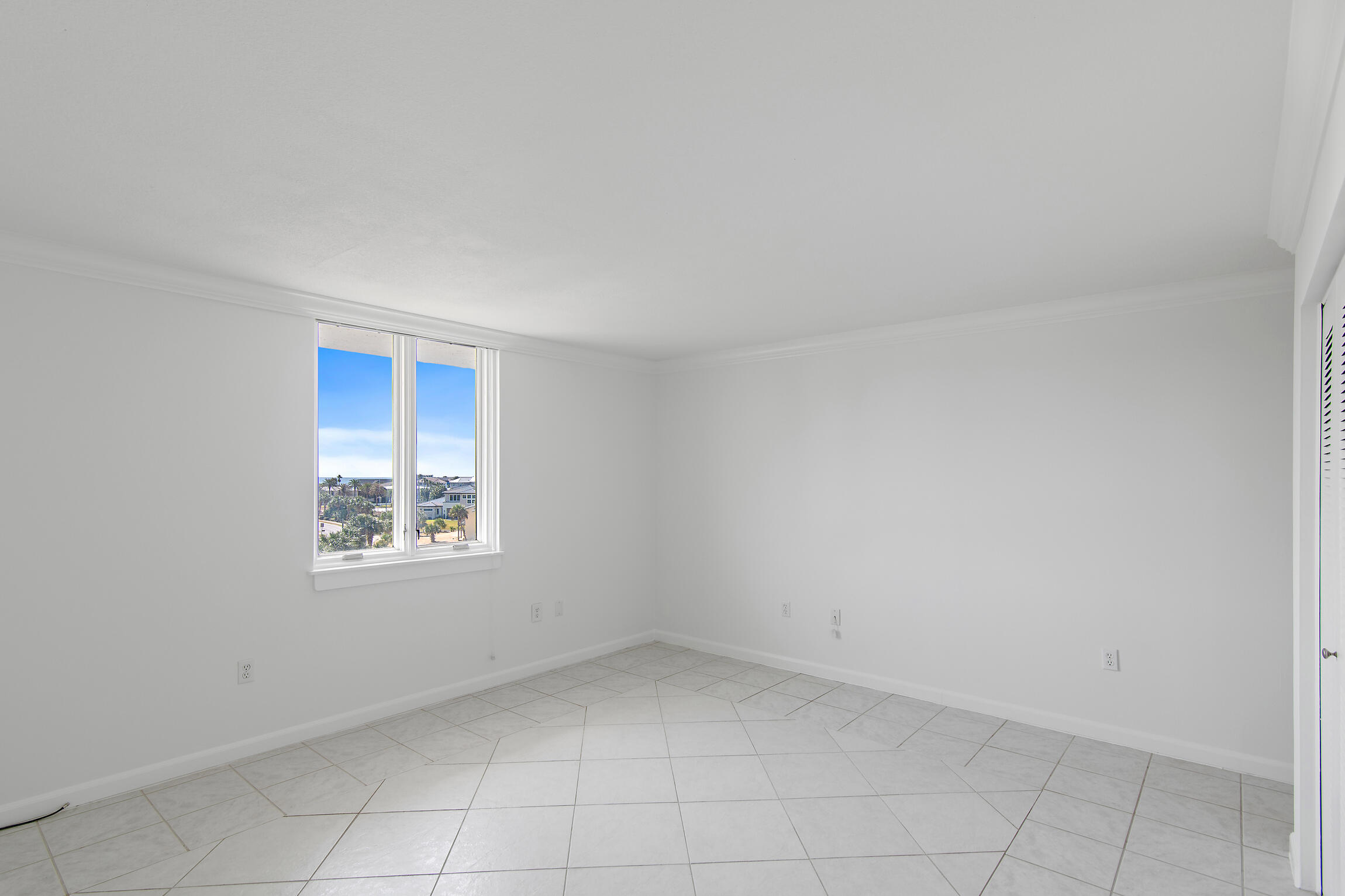 30 Moreno Point Road, UNIT 502A