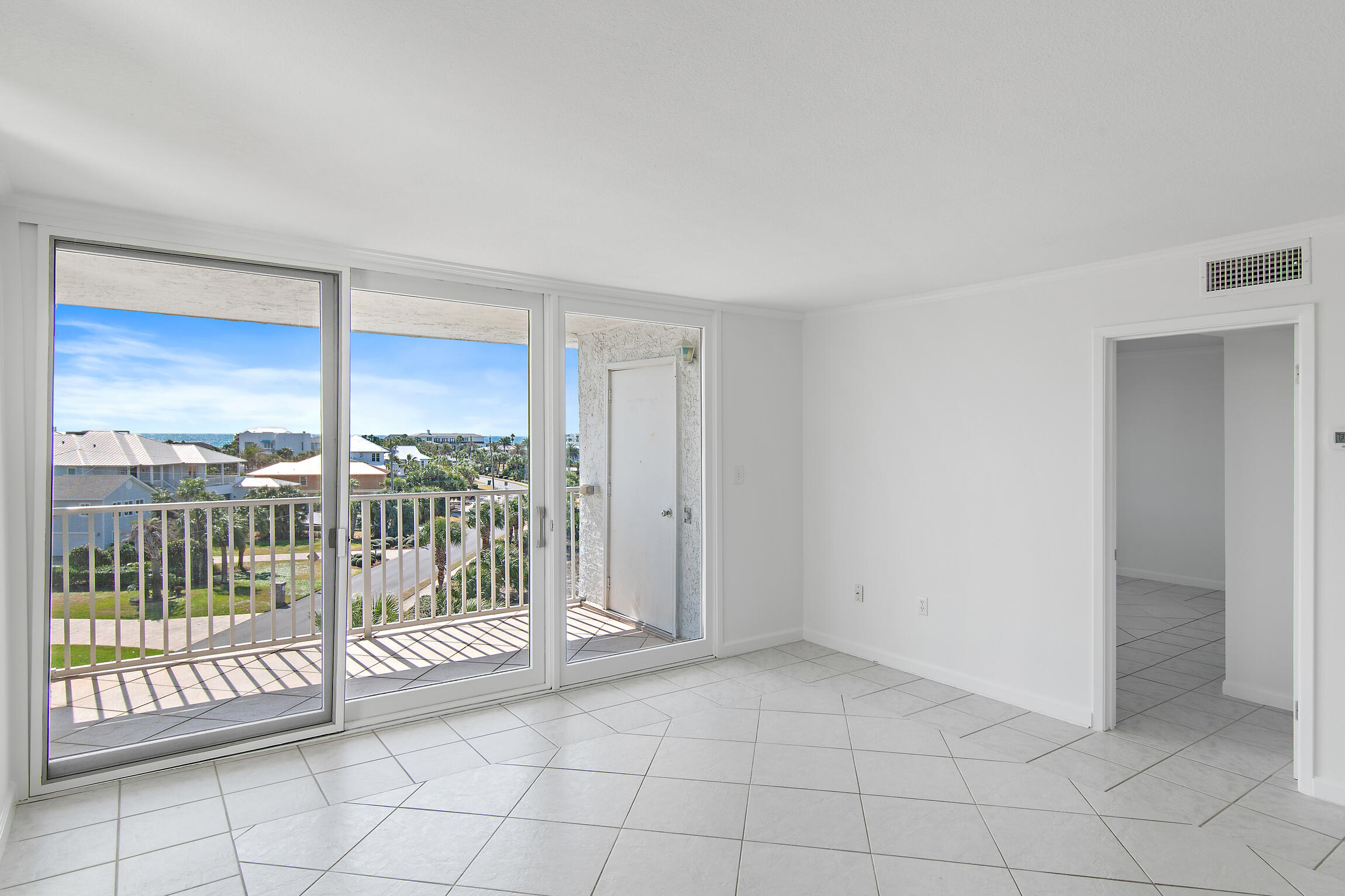 30 Moreno Point Road, UNIT 502A