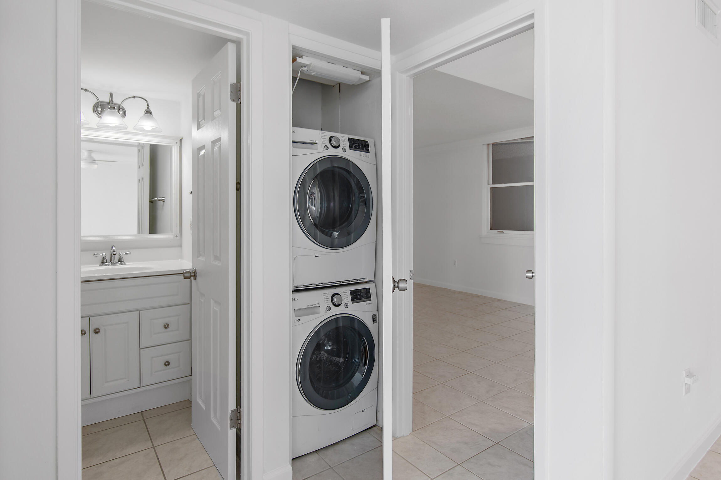 30 Moreno Point Road, UNIT 502A
