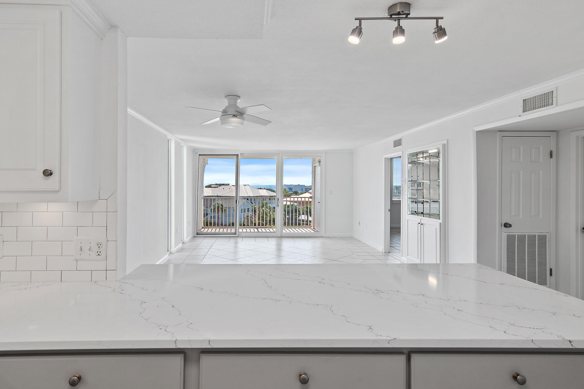 30 Moreno Point Road, UNIT 502A