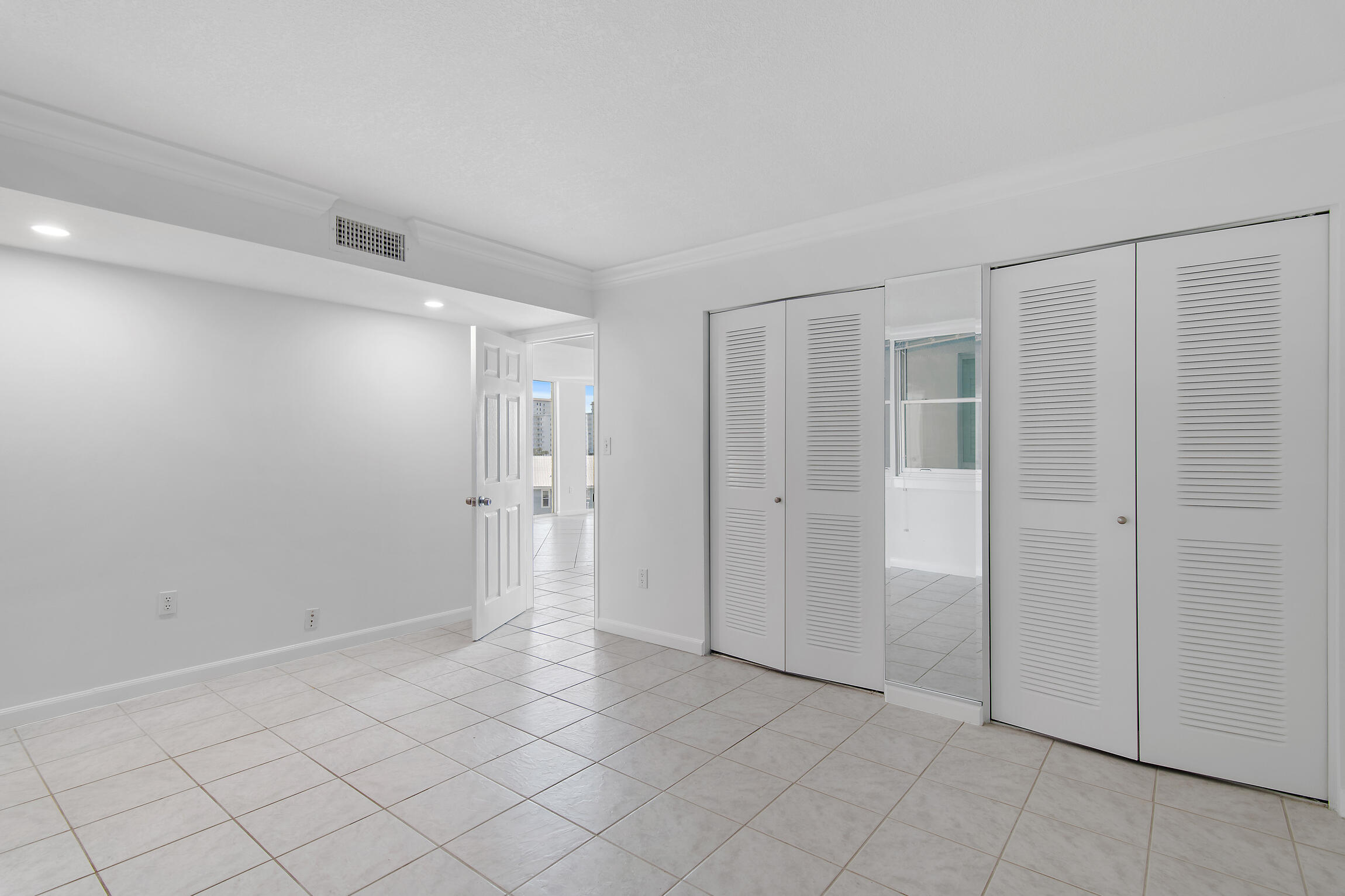 30 Moreno Point Road, UNIT 502A