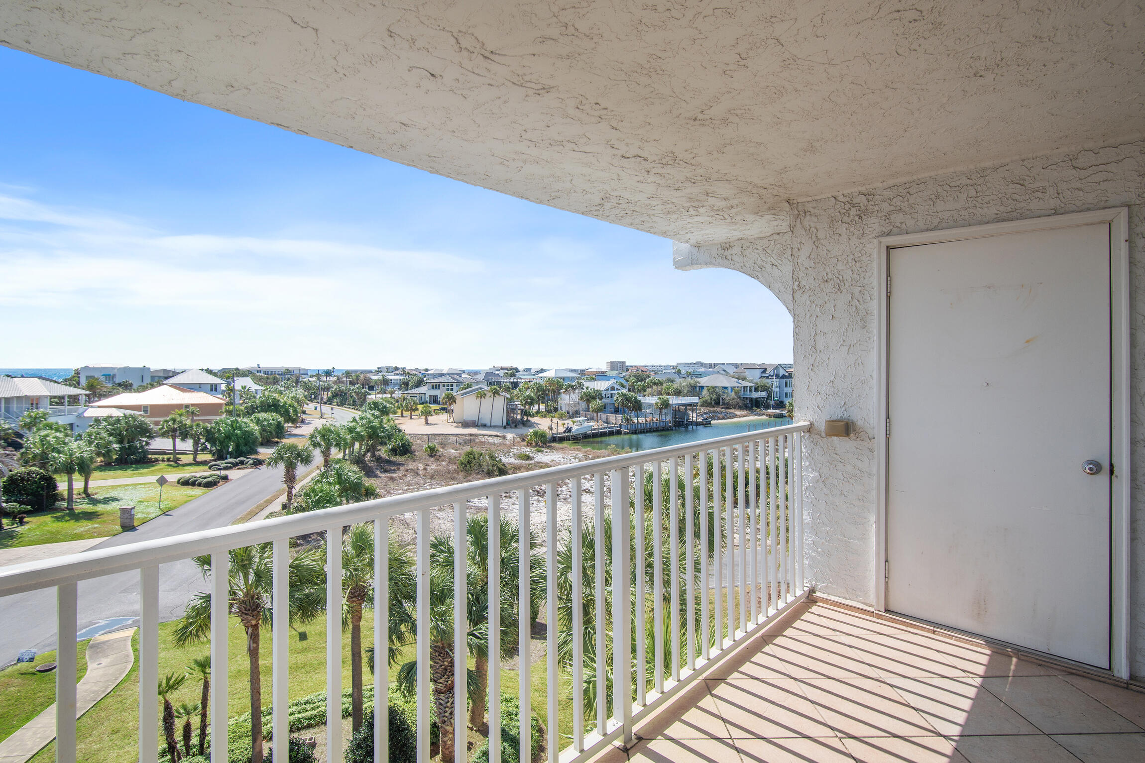 30 Moreno Point Road, UNIT 502A