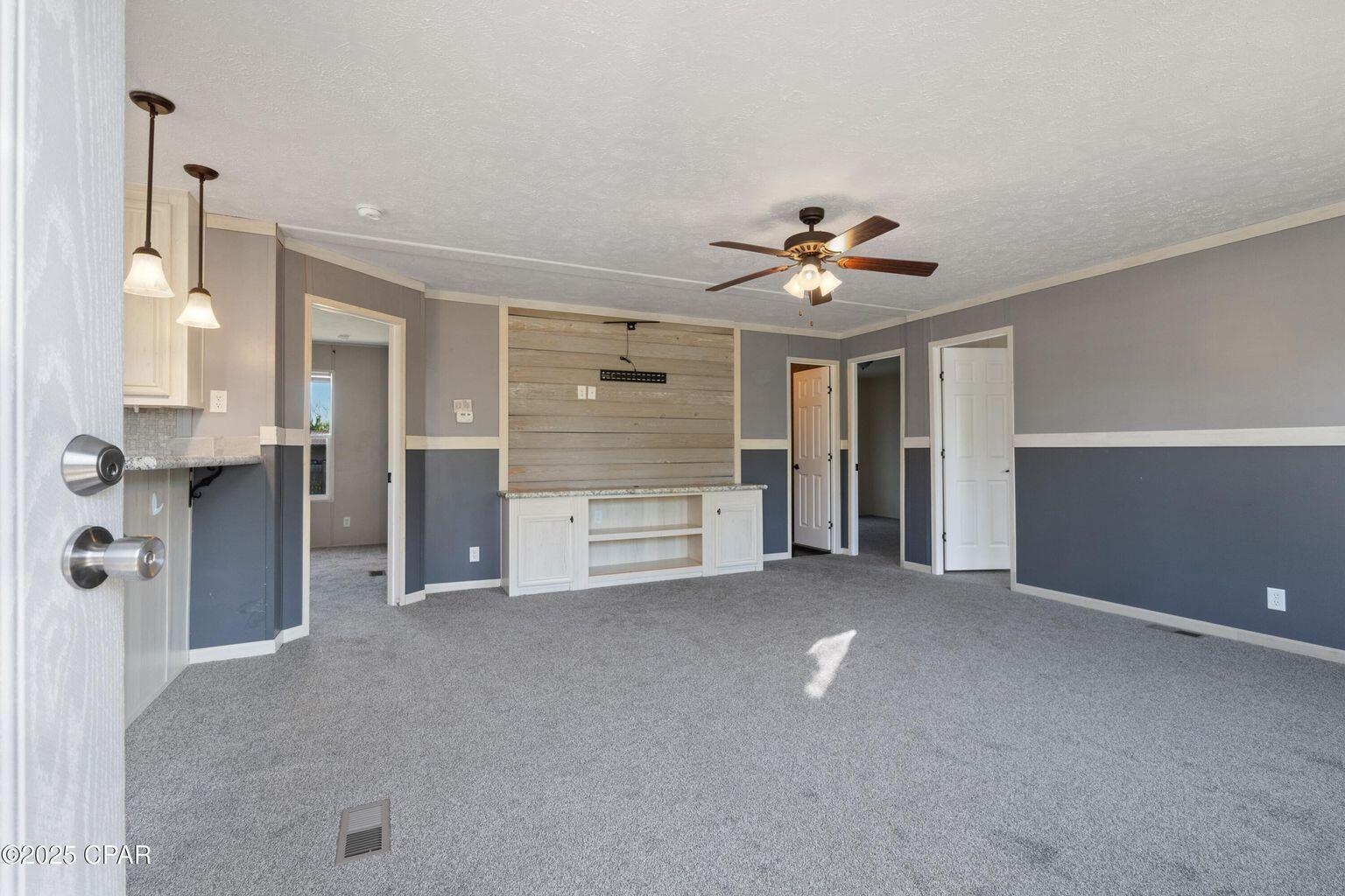 2918 E 14Th Court