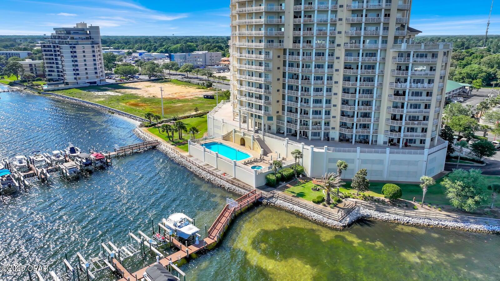 124 E Miracle Strip Parkway, 900