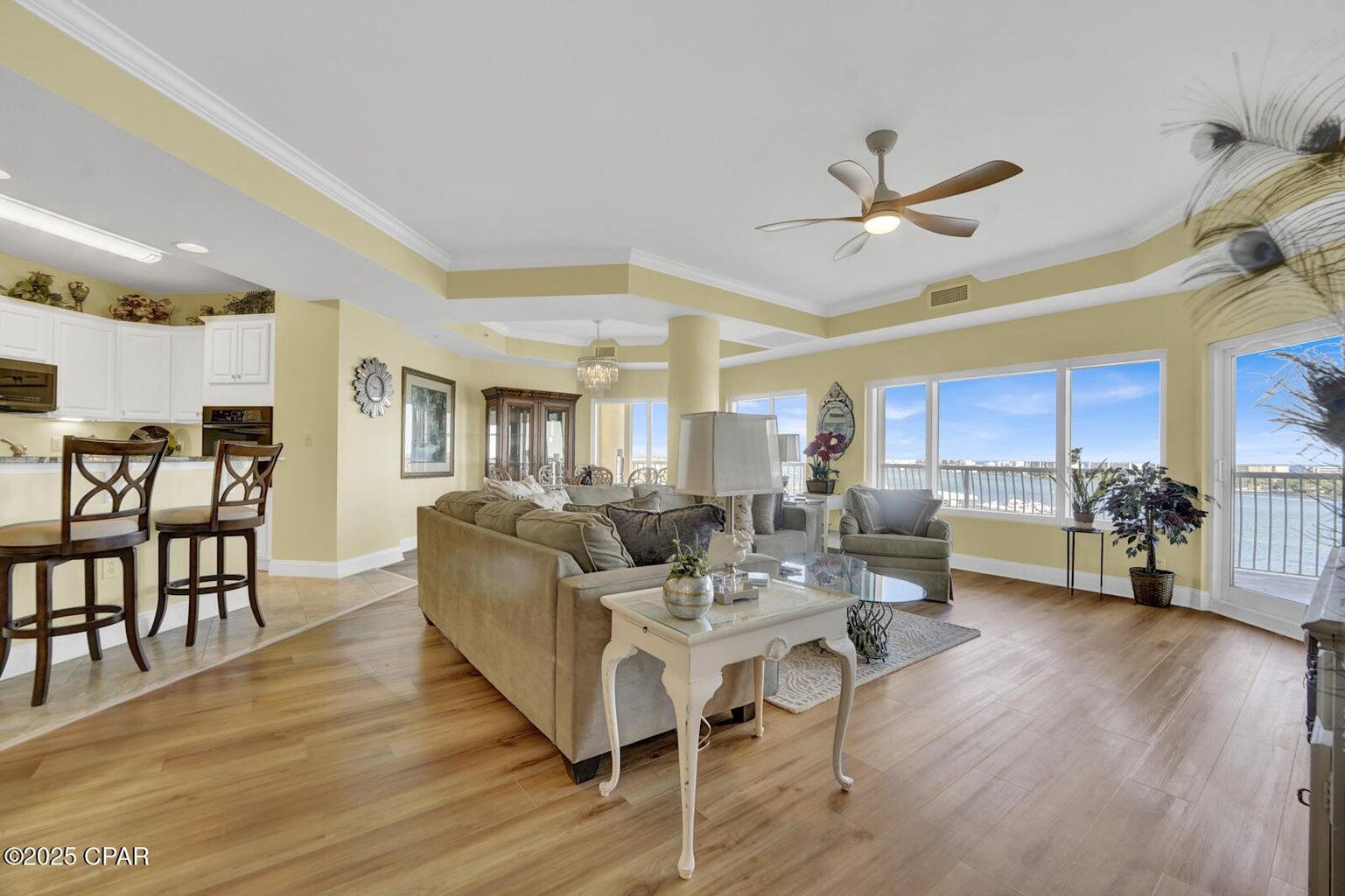 124 E Miracle Strip Parkway, 900