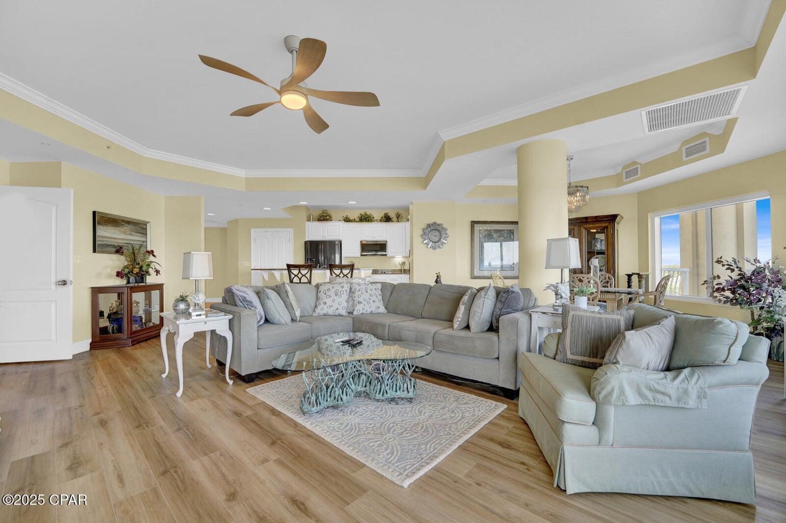 124 E Miracle Strip Parkway, 900