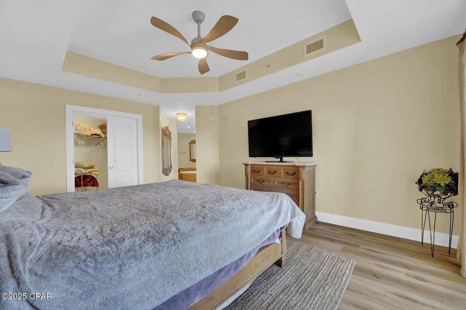 124 E Miracle Strip Parkway, 900