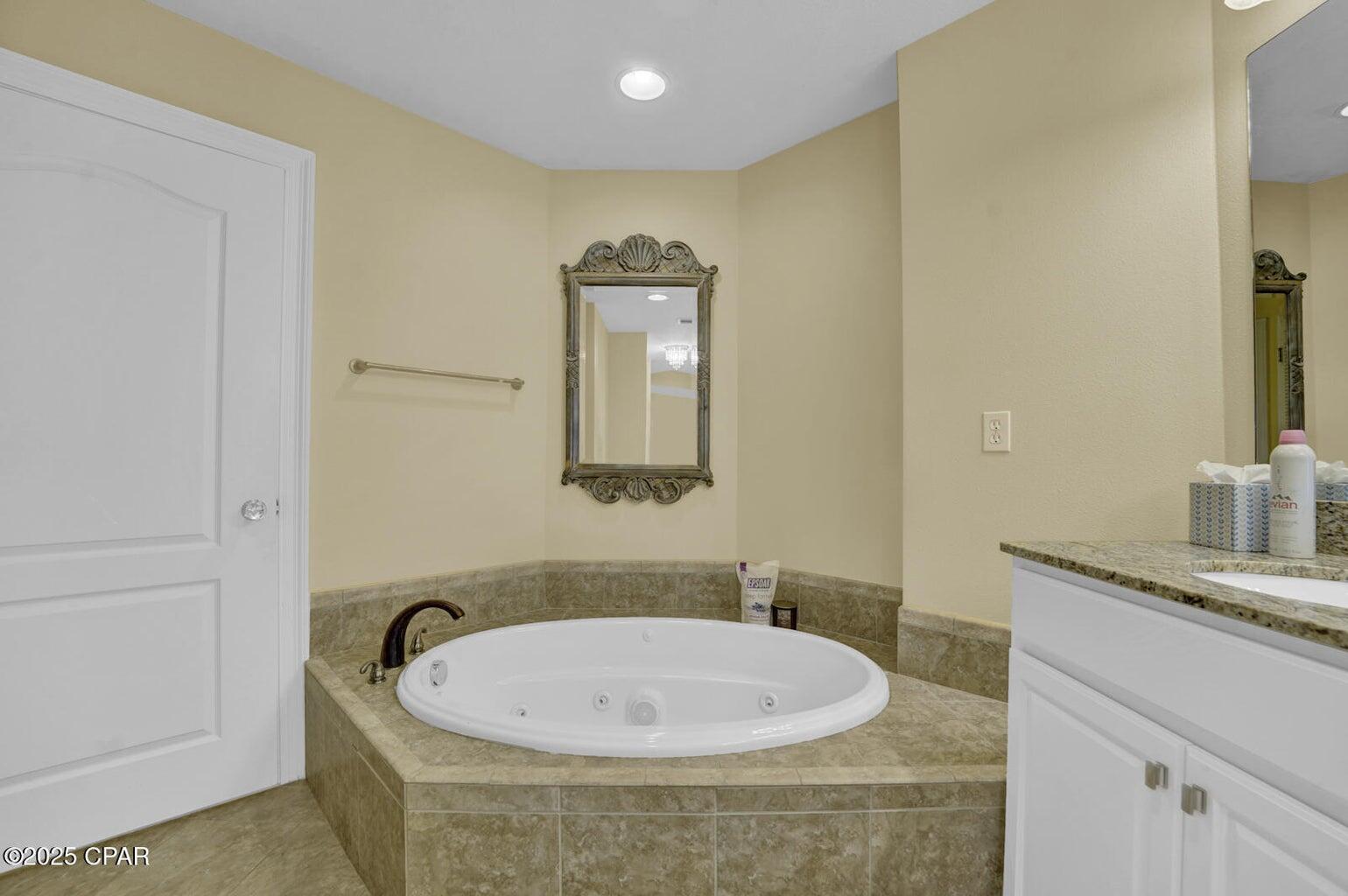 124 E Miracle Strip Parkway, 900