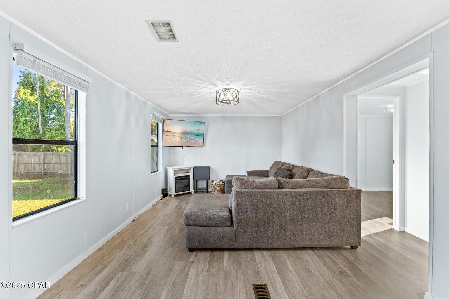 433 Water Oak Circle