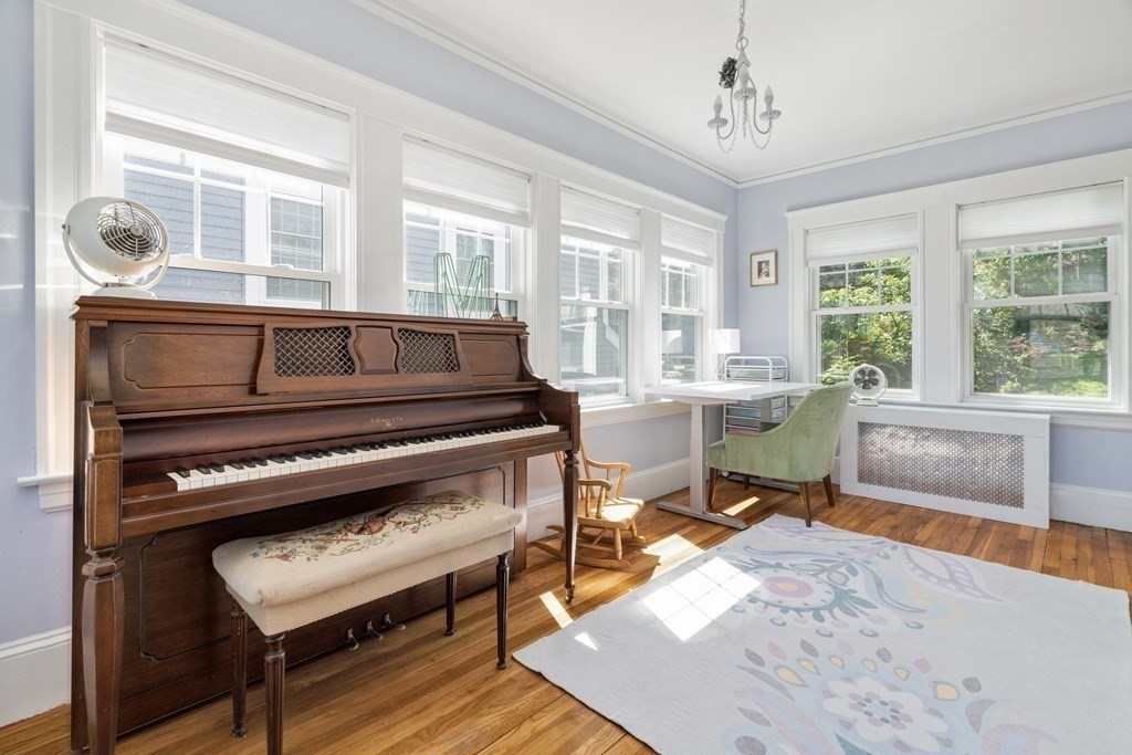 90 Whitcomb Avenue