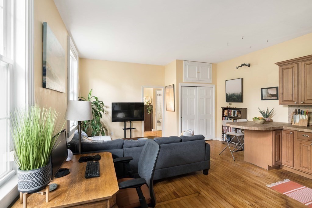 145-147 Chestnut Avenue # 2