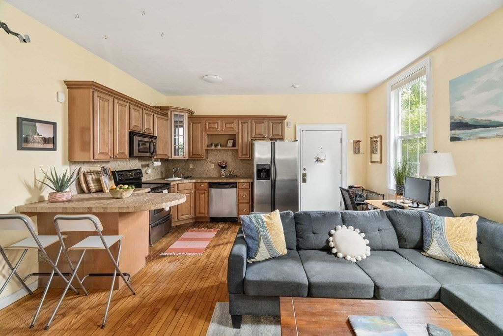 145-147 Chestnut Avenue # 2