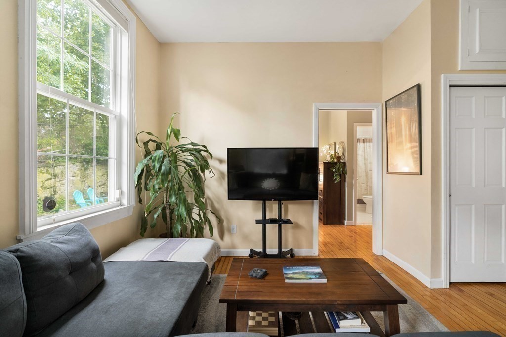 145-147 Chestnut Avenue # 2