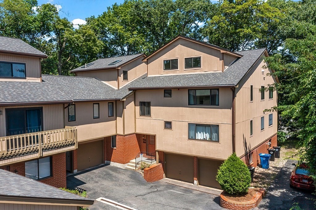 19 Burnham Street Unit: E2/D4