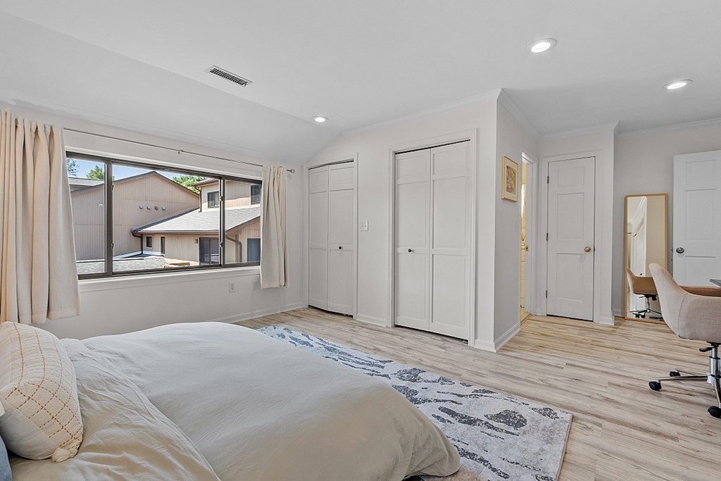 19 Burnham Street Unit: E2/D4