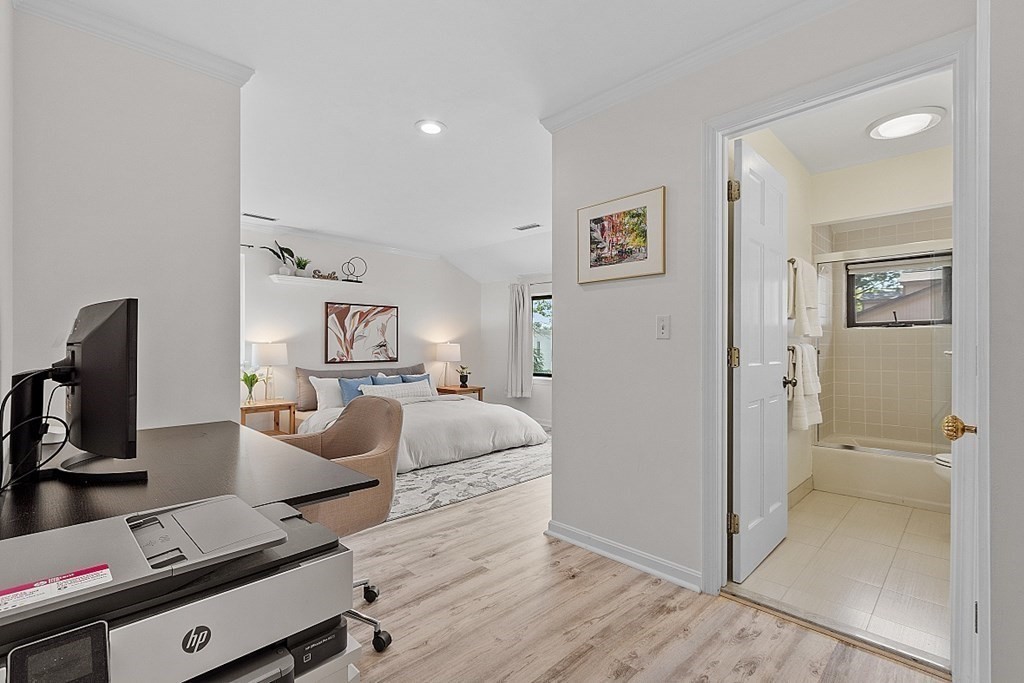 19 Burnham Street Unit: E2/D4