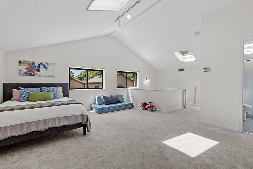 19 Burnham Street Unit: E2/D4