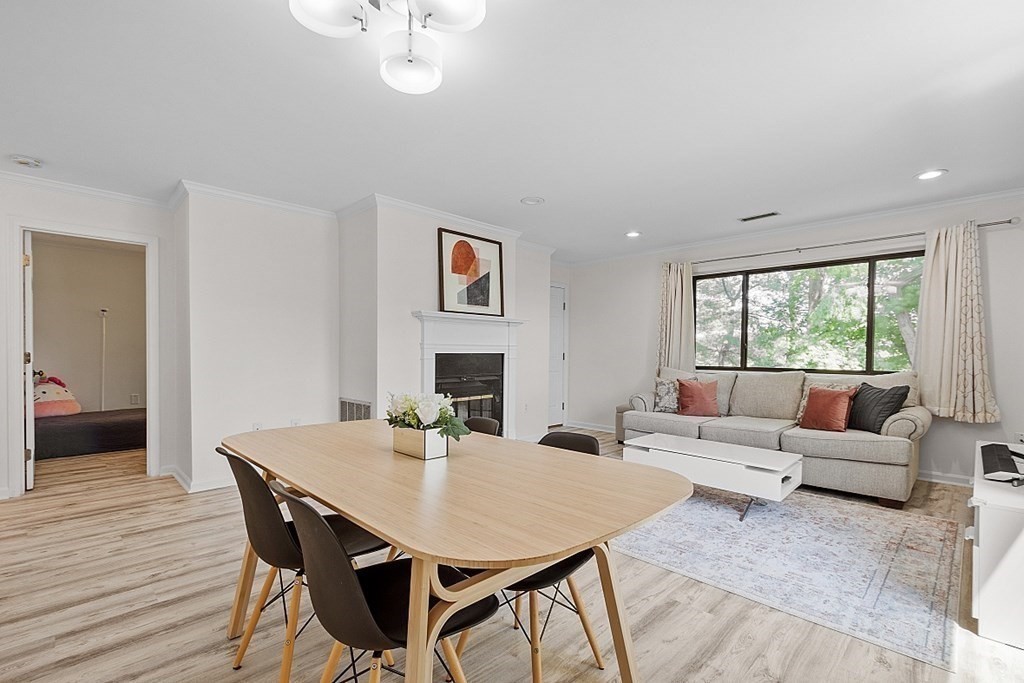 19 Burnham Street Unit: E2/D4