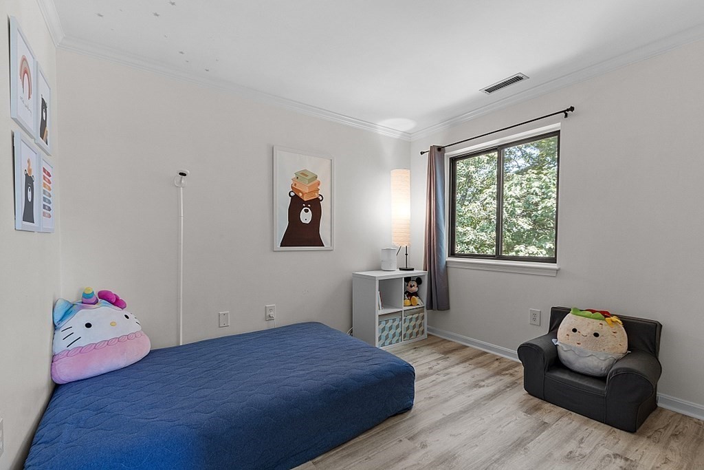 19 Burnham Street Unit: E2/D4