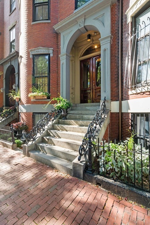 449 Shawmut Ave # 1
