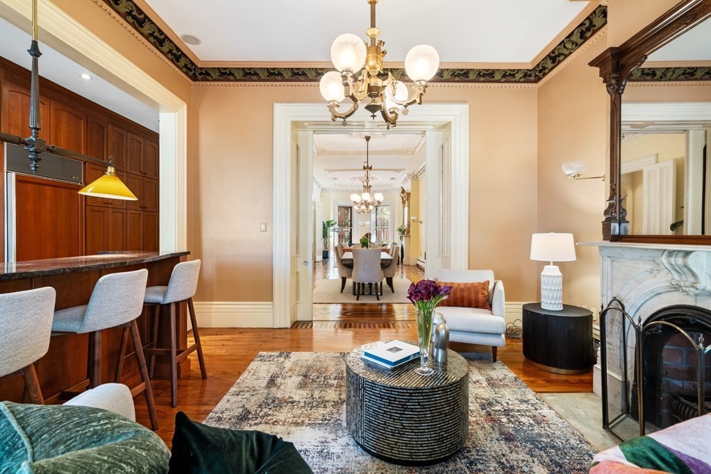 449 Shawmut Ave # 1