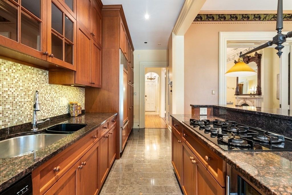 449 Shawmut Ave # 1