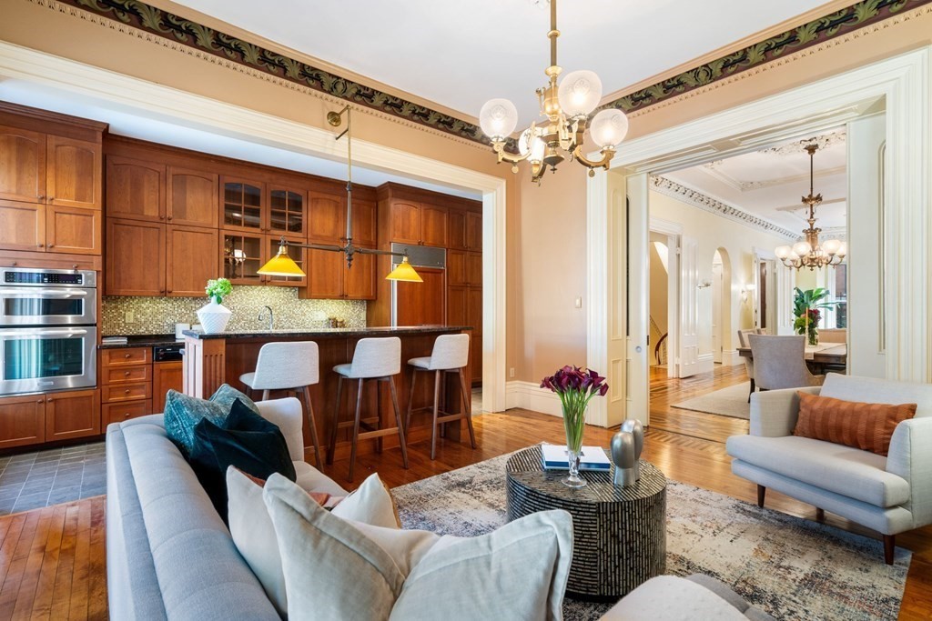 449 Shawmut Ave # 1