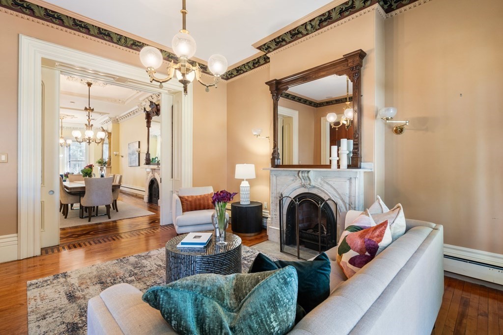 449 Shawmut Ave # 1