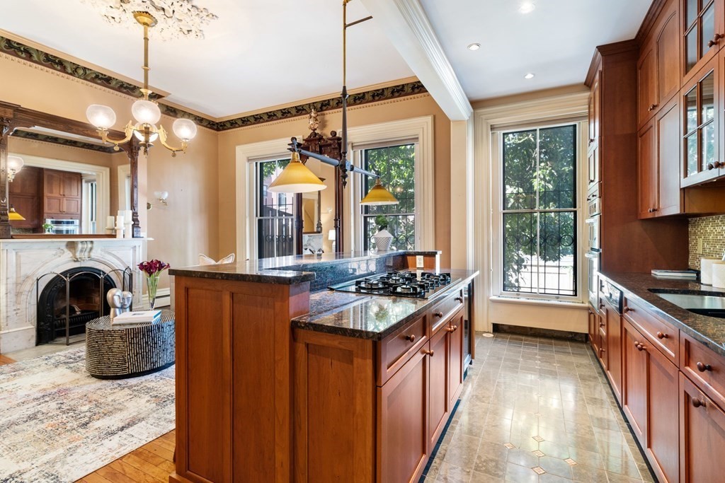 449 Shawmut Ave # 1