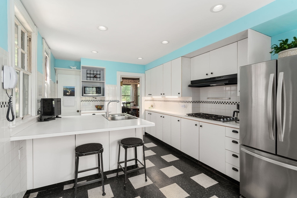 65 Welles Ave