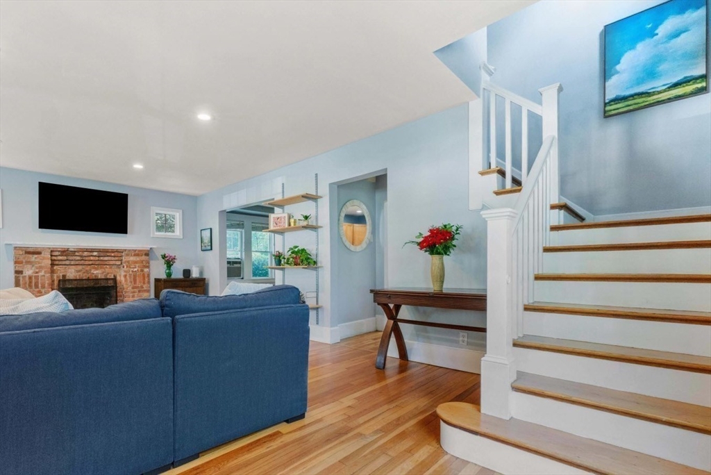 8 Sanborn Ave