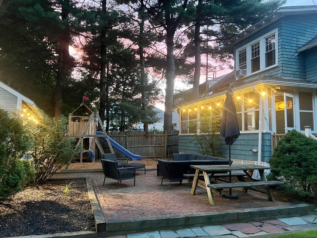 8 Sanborn Ave