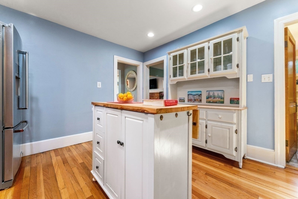 8 Sanborn Ave