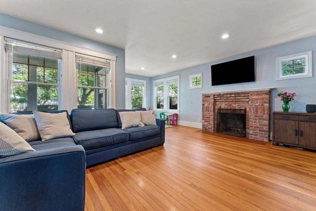 8 Sanborn Ave