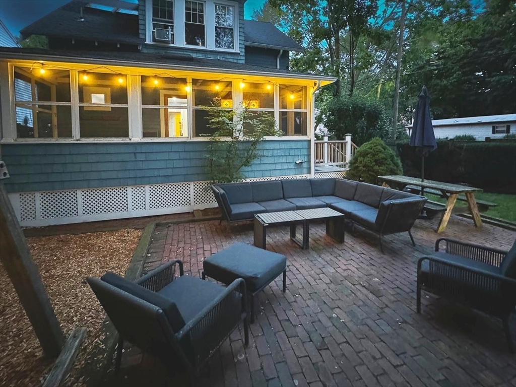 8 Sanborn Ave
